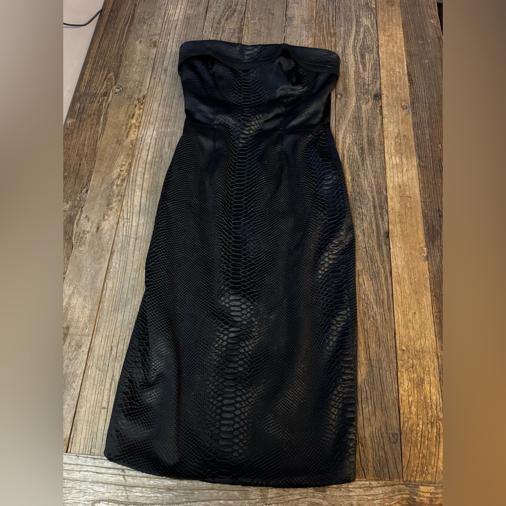 HANEY PYTHON MIDI STRAPLESS DRESS. STUNNING. 🖤 - image 1